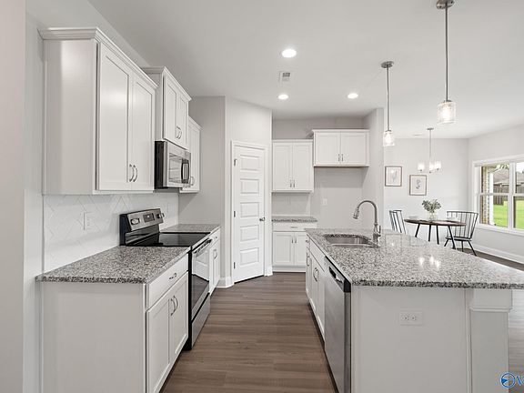 4th image of 170 Williams Pointe Blvd