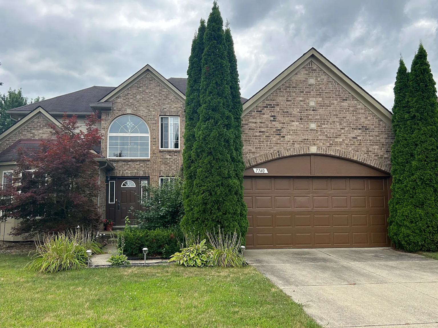 7740 Pioneer Dr photo 1