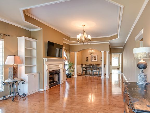 3rd image of 4007 Lilac Ln