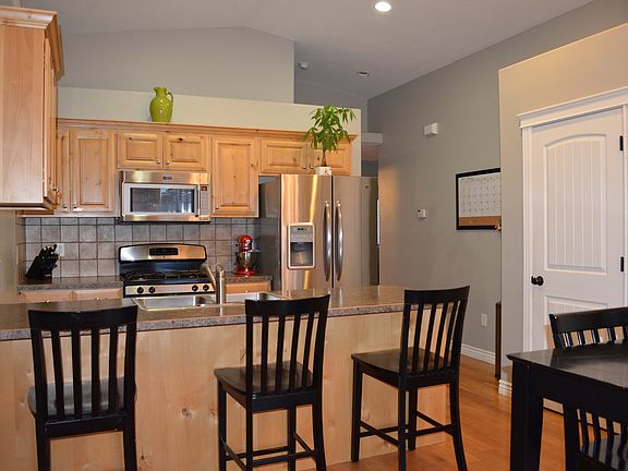 3rd image of 1689 Shady Pine Dr