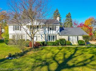 4318 Elm Crest Dr, West Bloomfield, MI