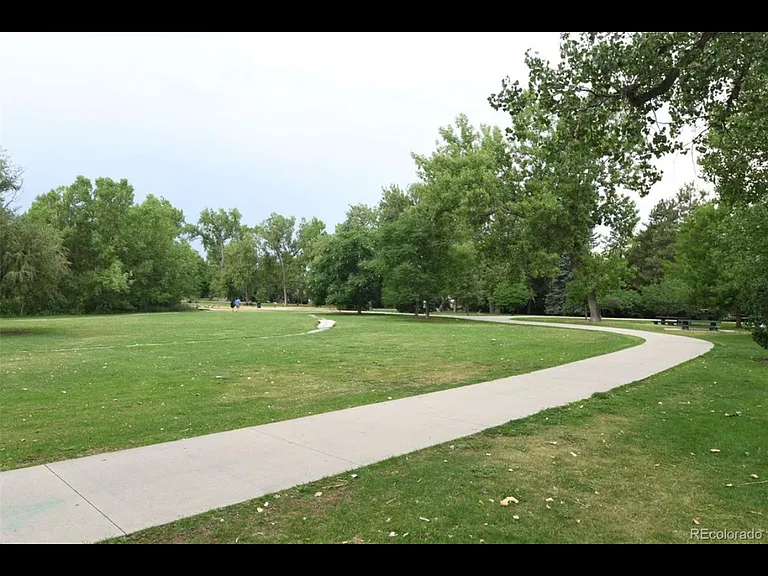 1015 S Newton St — Photo 12