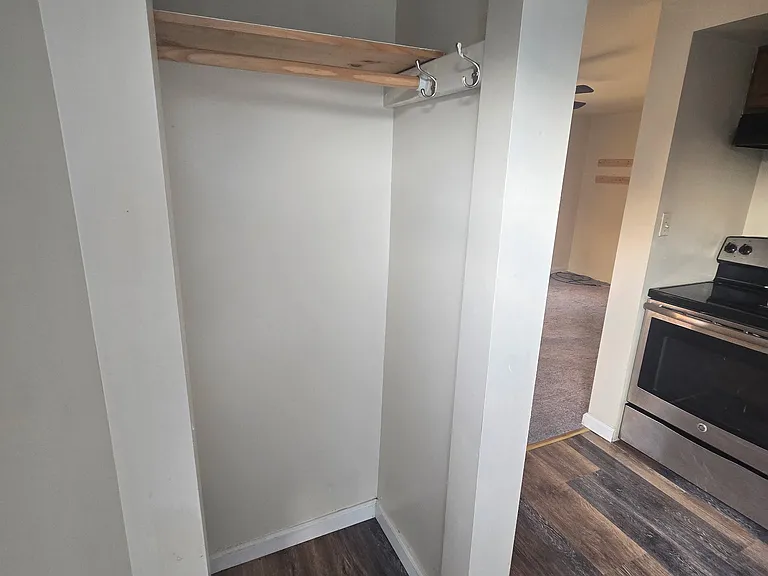 635 E Willow St #4 — Photo 6