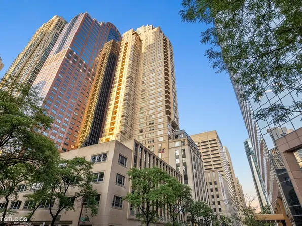 118 E Erie St Unit 32G, Chicago, IL 60611