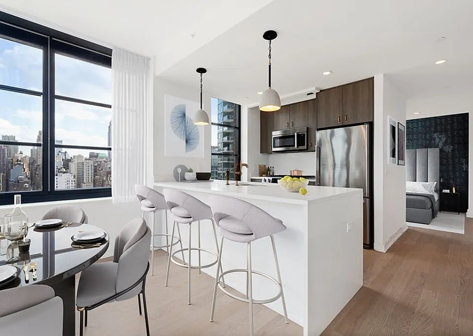 515 W 38th St #28A