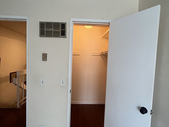 4th image of 233 S Ventura Rd Unit 136