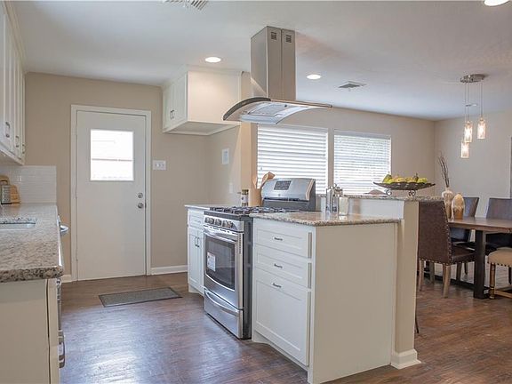 3rd image of 10152 Rockmoor Ct