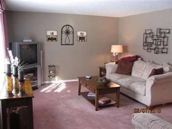3rd image of 525 Terra Ln