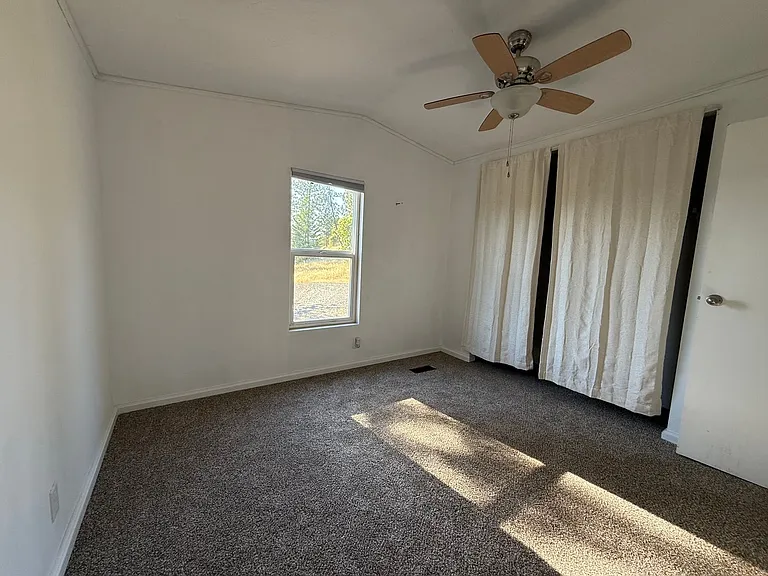 4312 Beagle Rd — Photo 2