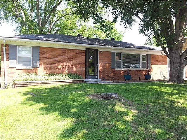 209 Phlox Dr photo 1