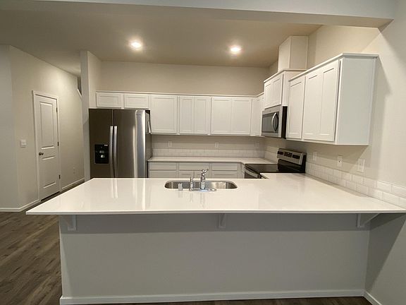 3rd image of 2649 NE 115th Pl