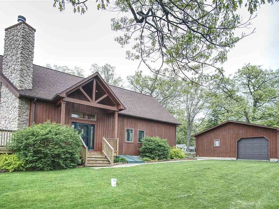 1st image of 2526 Oakwood Dr