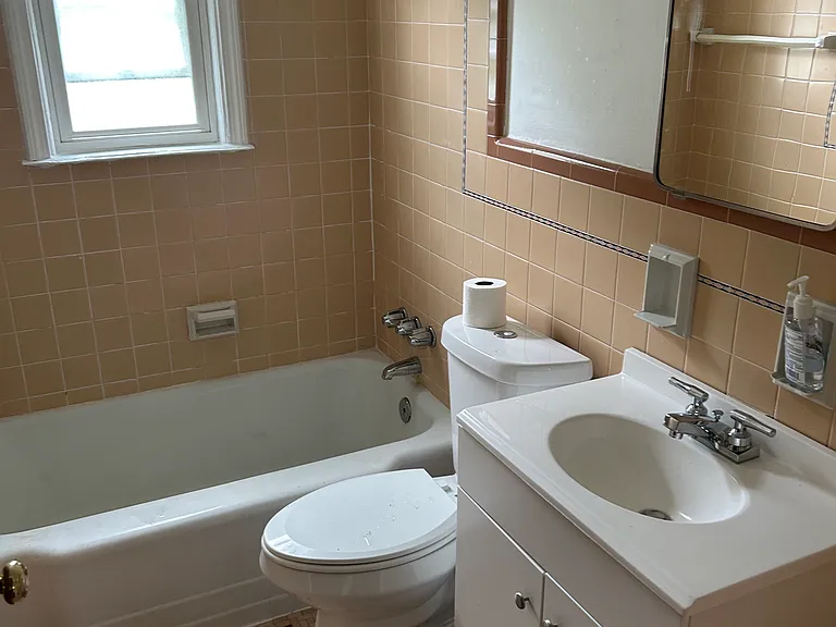1166 Logan Rd — Photo 5