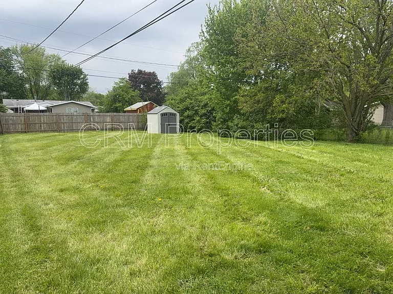 3413 N Milton St — Photo 21