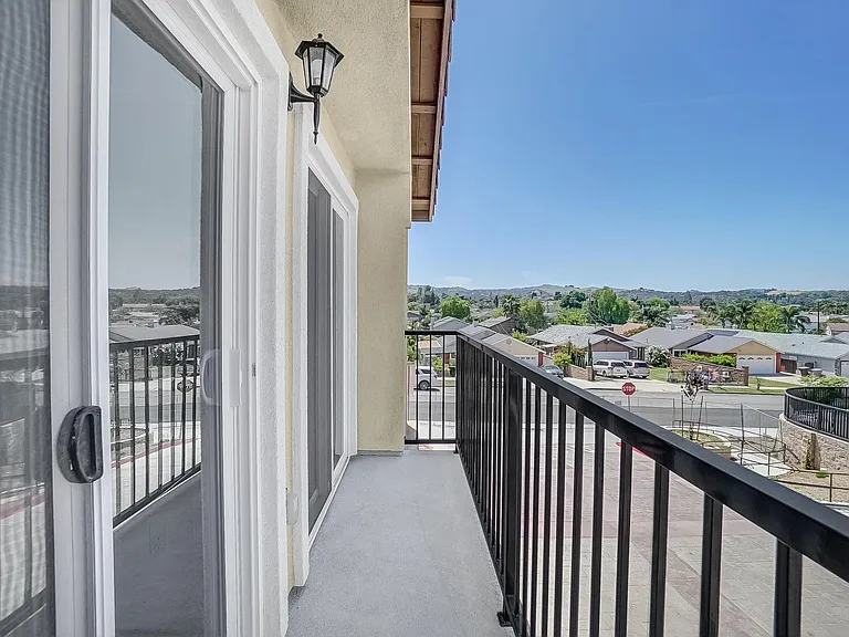 15395 Lotus Cir — Photo 34