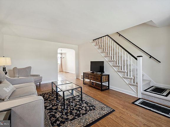 3rd image of 386 Westmont Dr