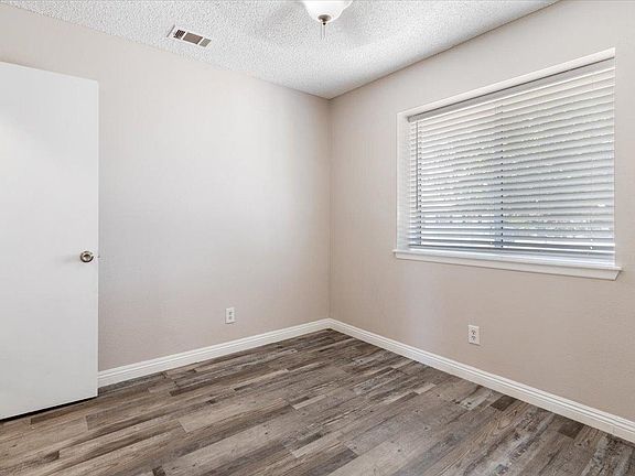 3rd image of 40246 174th St E