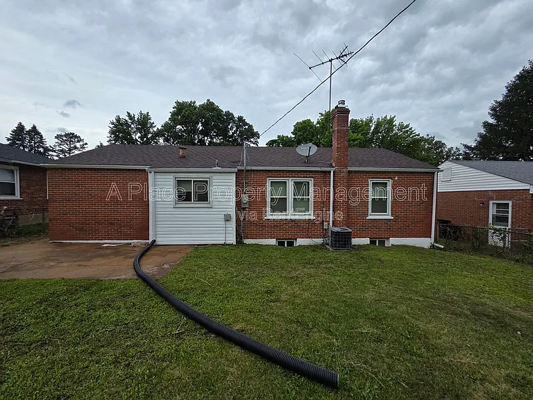 204 Hawkesbury Dr — Photo 13