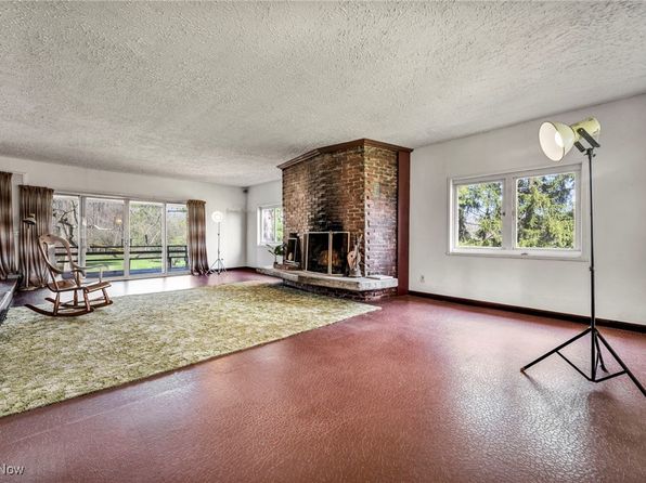 5127 Rootstown Rd, Ravenna, OH 44266