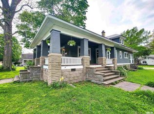 133 E 4th St, Flora, IL 62839