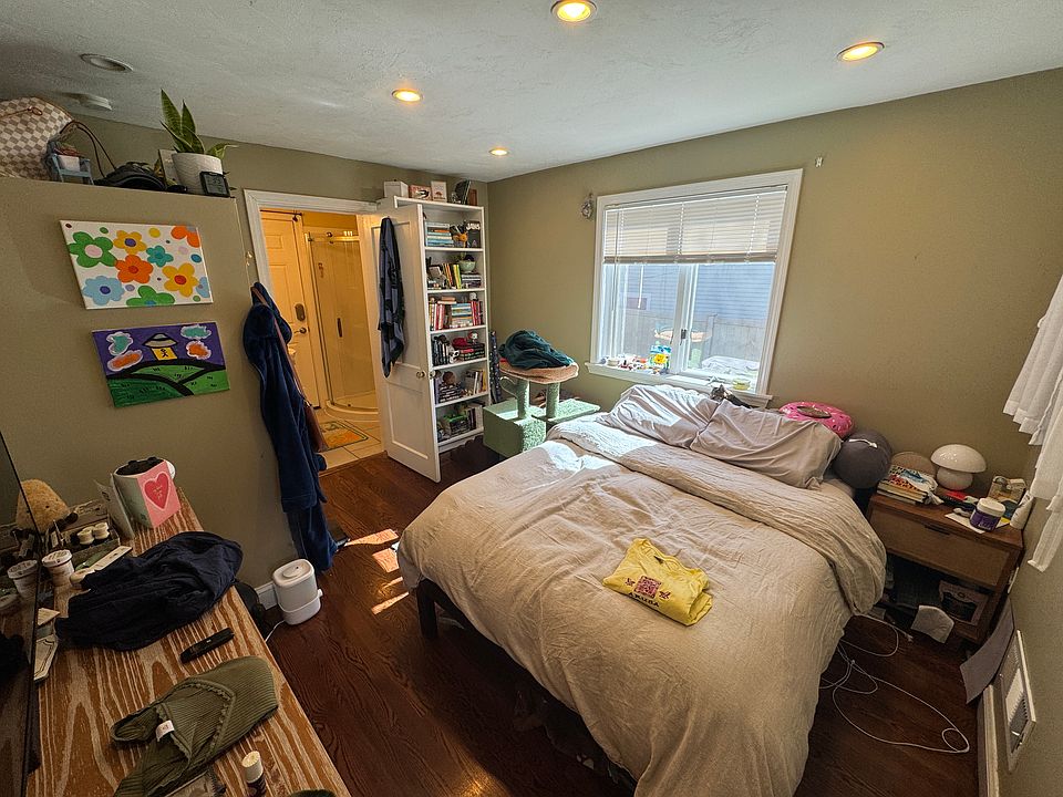 1st image of 735 Somerville Ave