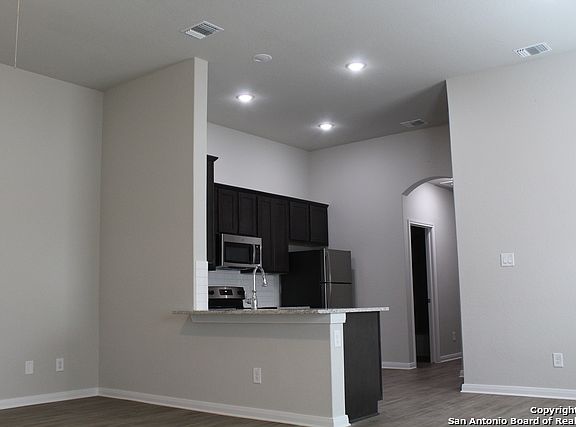 3rd image of 437 Emma Dr