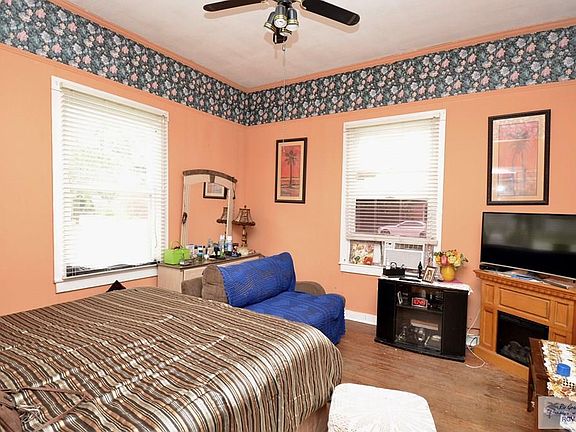 5th image of 1309 W Elizabeth St