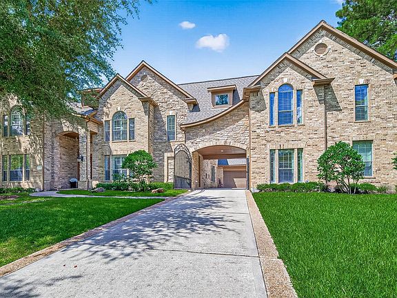 2nd image of 15 Veilwood Cir