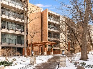 5900 Oakwood Dr APT 1E, Lisle, IL 60532