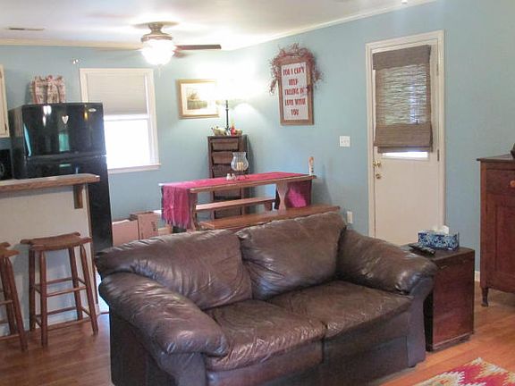 4th image of 271 Dalewood Ln