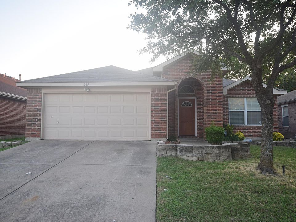 1st image of 205 Lakefront Dr