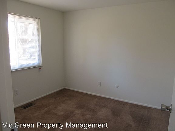 3rd image of 4564 Croftshire Dr