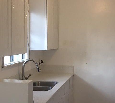 3rd image of 4261 1/2 Garthwaite Ave