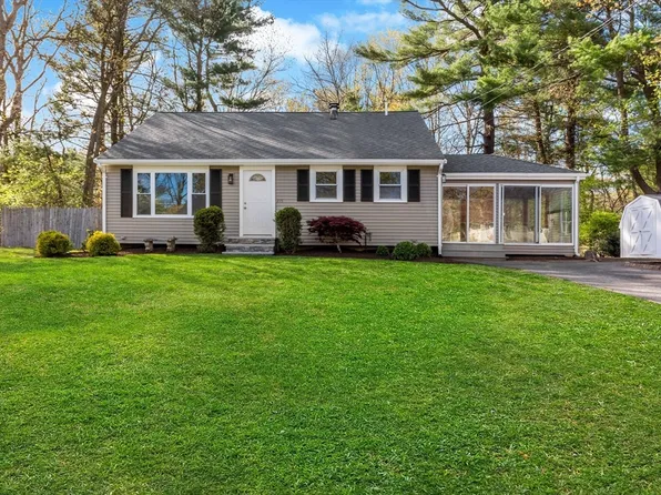215 Paul Revere Ter, Taunton, MA 02780