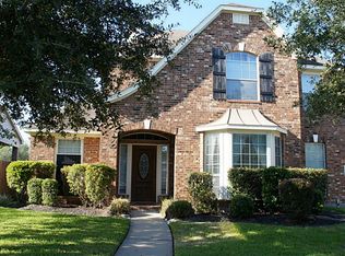 10111 Chestnut Creek Way, Pearland, TX 77584