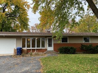 642 Maple Ave, Lisle, IL 60532