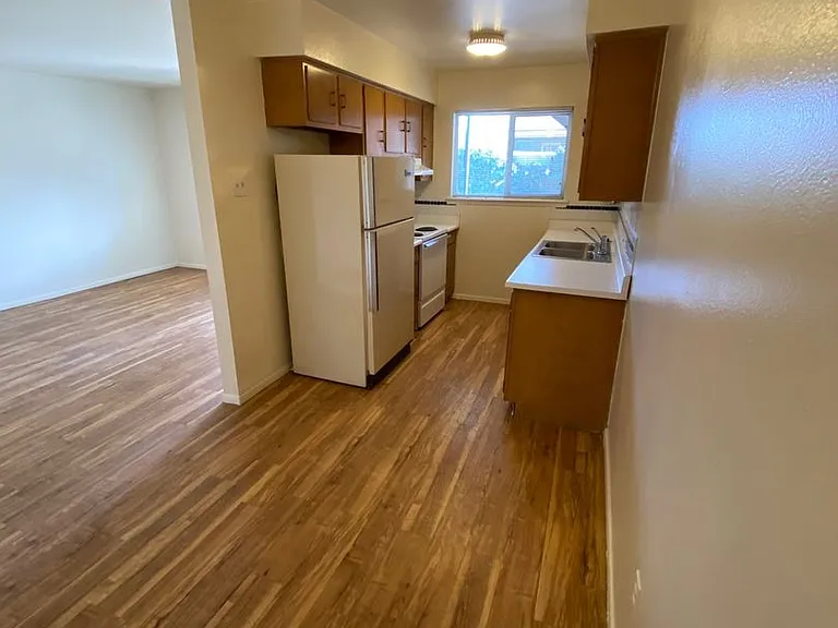 124 Harvard Dr SE — Photo 8