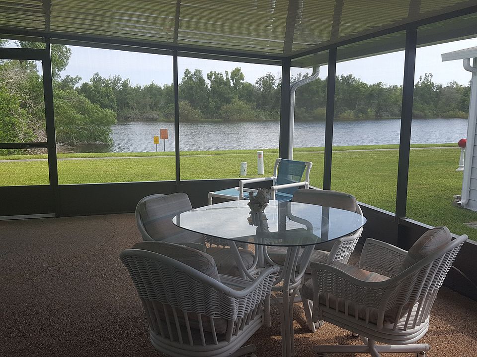 1st image of 42 Queen Palm Dr