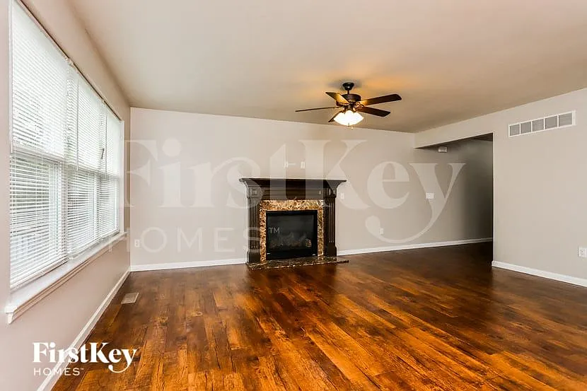 3 bed, 2.5 bath, 1660 sqft, $2,725 — Photo 4