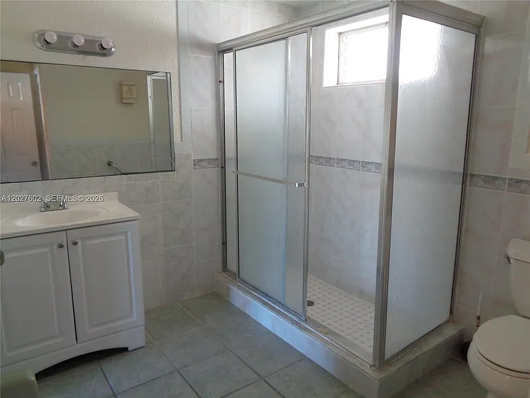 450 Golden Isles Dr #1H — Photo 27