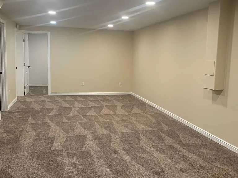 9902 S Sego Lily Dr E — Photo 12