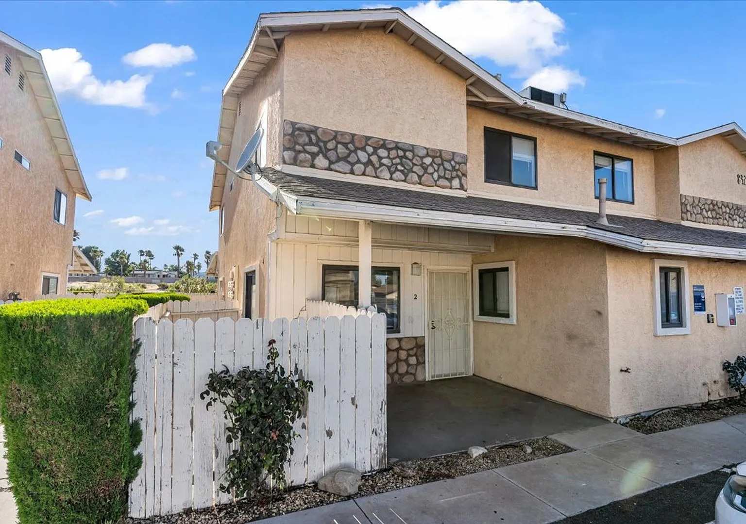 Spacious 2-Bedroom Townhome in Hesperia, CA! — Photo 2