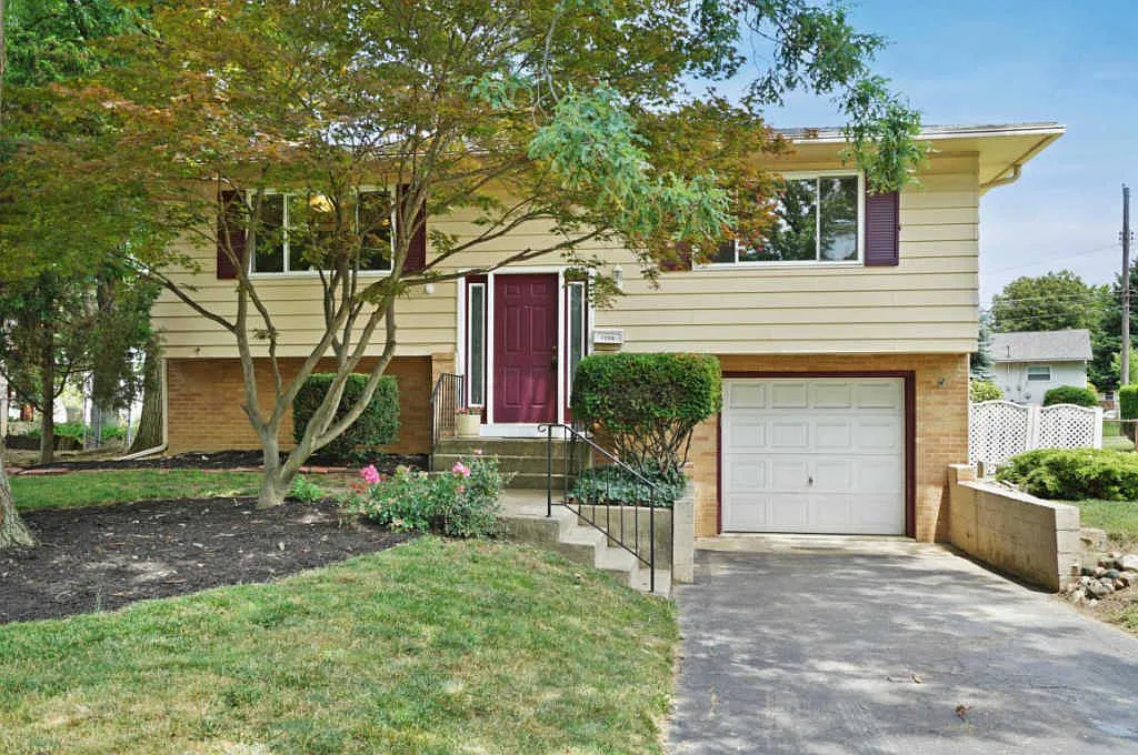 1200 Drysdale Sq N photo 1