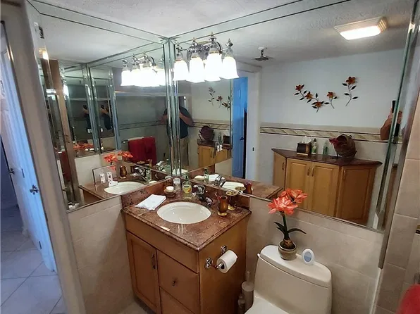 8438 SE Retreat Dr, Hobe Sound, FL 33455