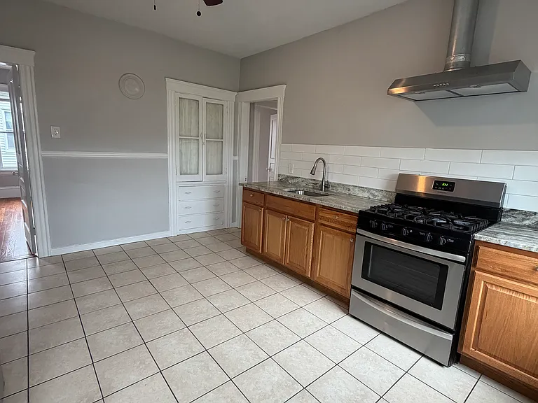 488 Park Ave #3 — Photo 6