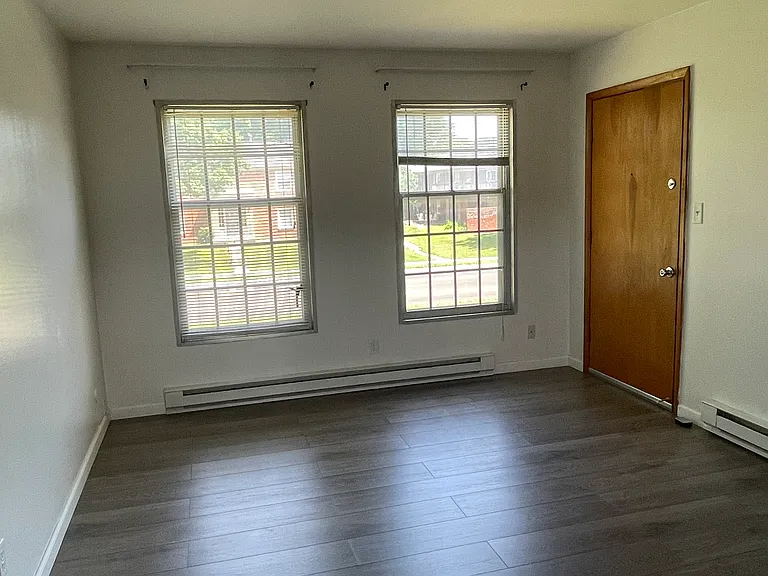 5841 W 25th St #4 — Photo 6