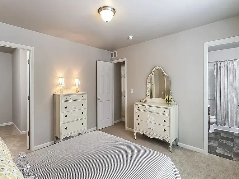 1040 Broken Ridge Dr — Photo 18