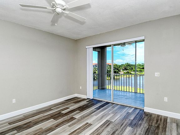 4th image of 9610 Club South Cir Unit 4210