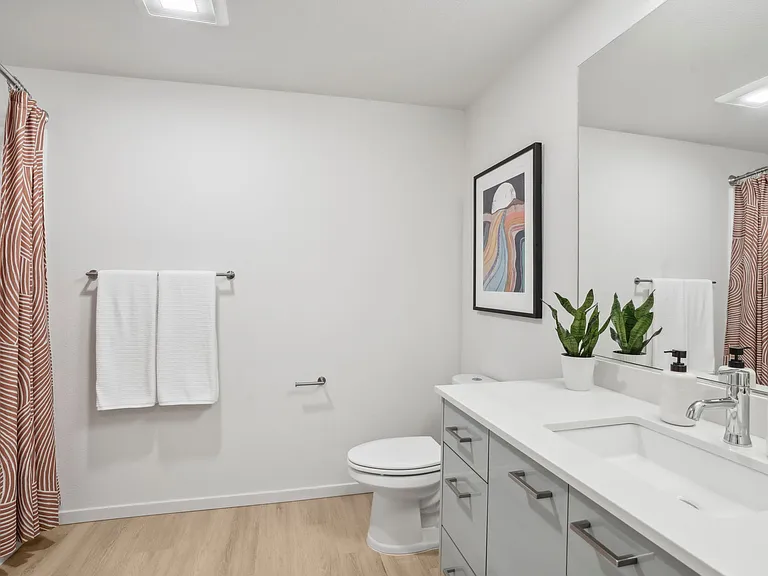 Splash Apartments — Photo 23