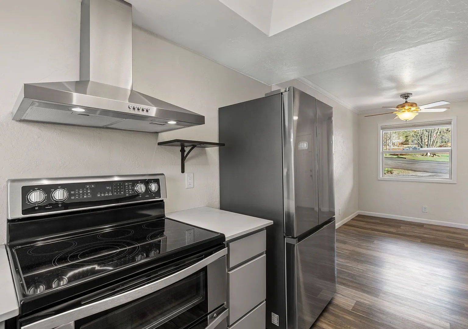 4 Bed Bayfield Rental with Fenced Yard, RV Parking & Fiber Internet — Photo 4
